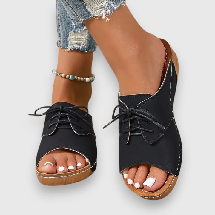 Saskia – Sandály ve vintage stylu